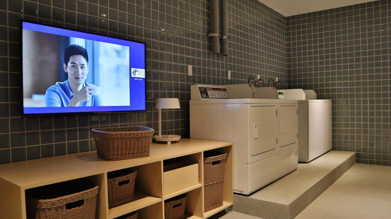 Holiday Inn Express Taichung Fengchia By Ihg Zewnętrze zdjęcie