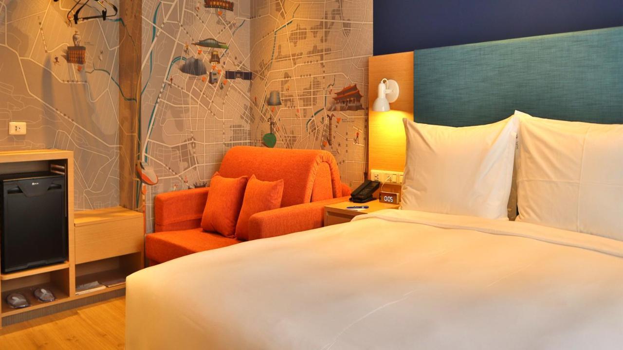 Holiday Inn Express Taichung Fengchia By Ihg Zewnętrze zdjęcie
