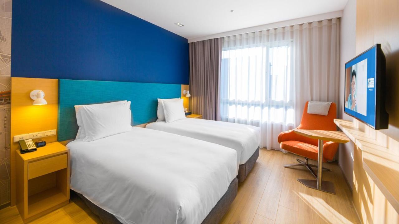 Holiday Inn Express Taichung Fengchia By Ihg Zewnętrze zdjęcie
