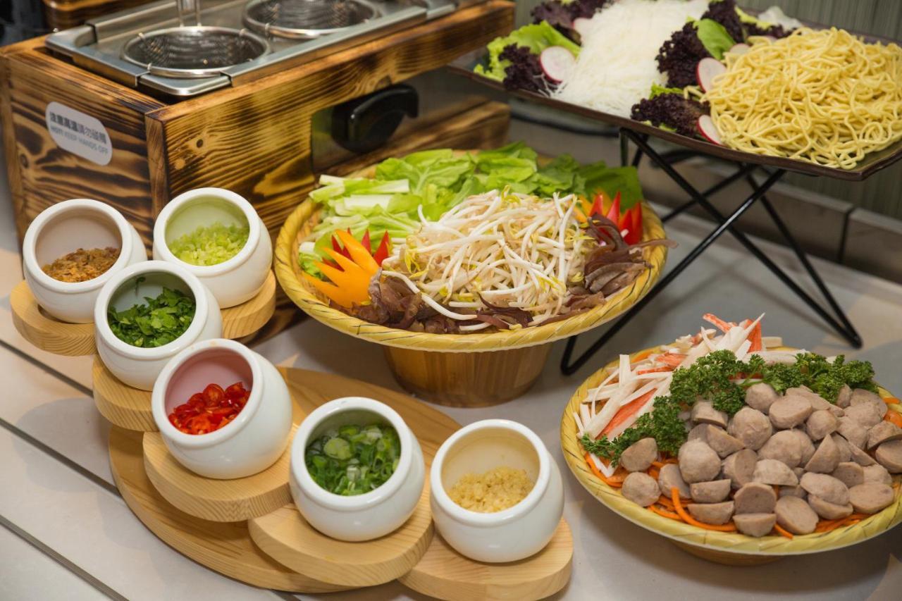 Holiday Inn Express Taichung Fengchia By Ihg Zewnętrze zdjęcie