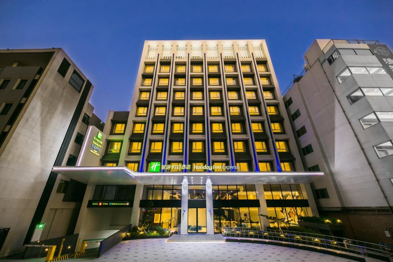 Holiday Inn Express Taichung Fengchia By Ihg Zewnętrze zdjęcie