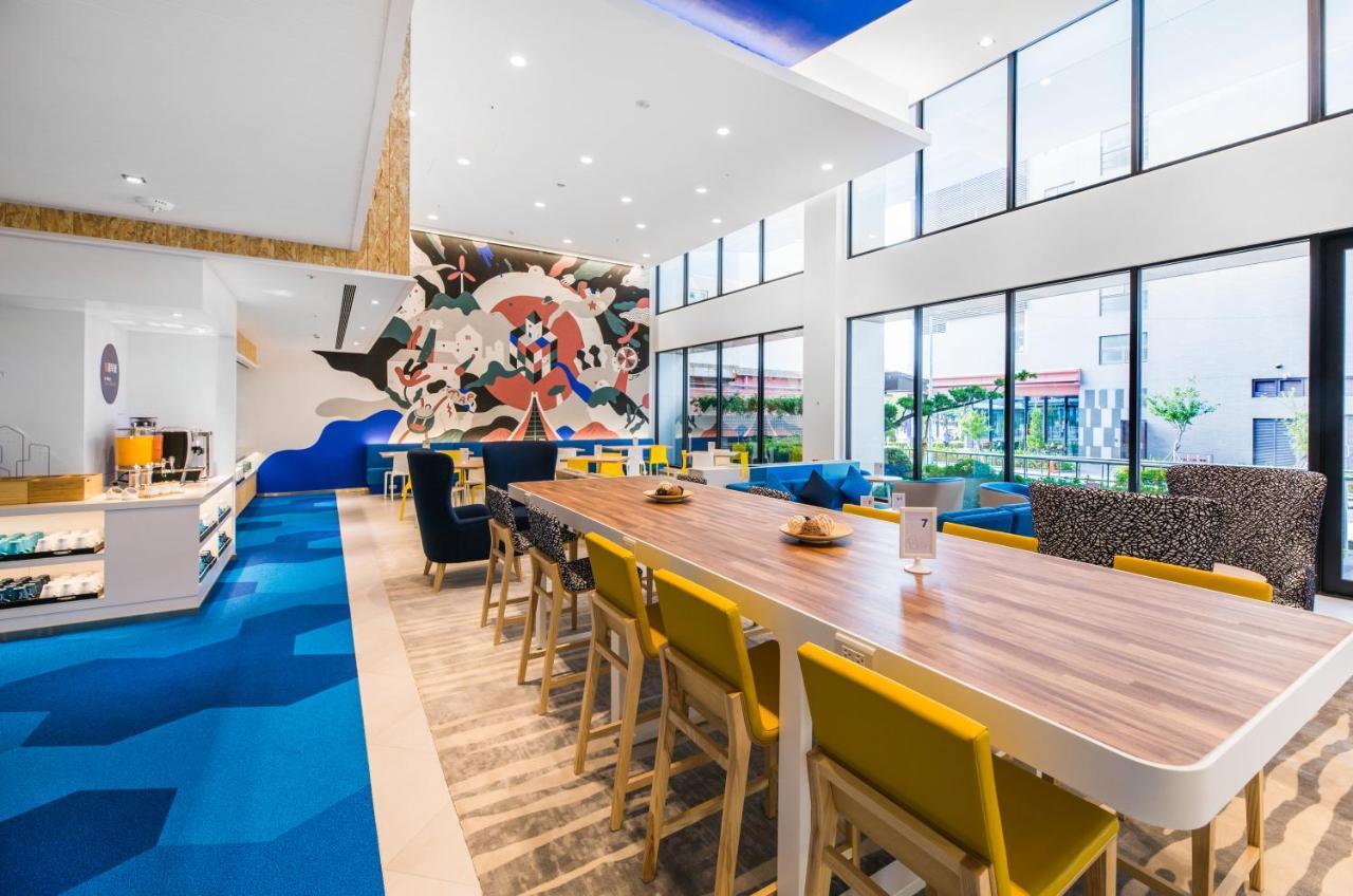 Holiday Inn Express Taichung Fengchia By Ihg Zewnętrze zdjęcie