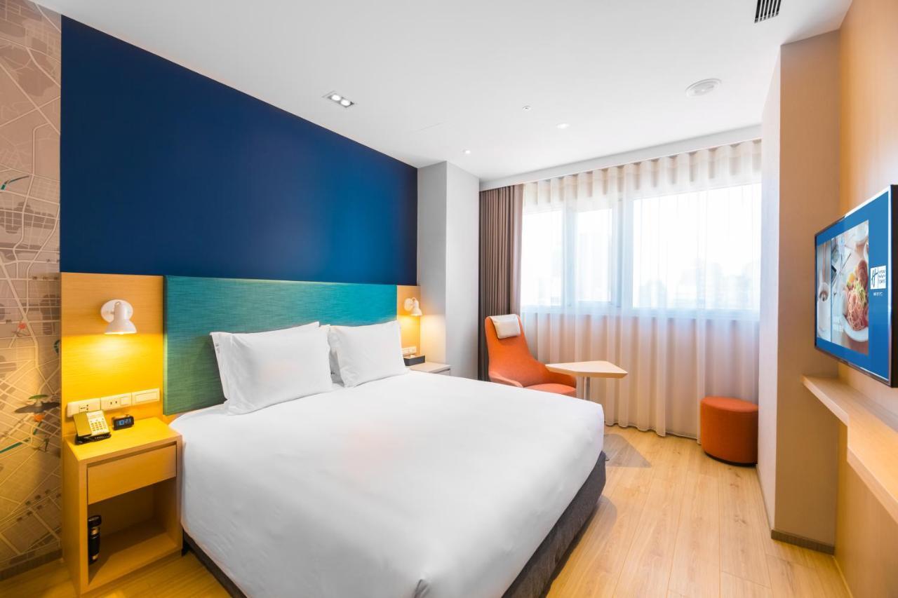 Holiday Inn Express Taichung Fengchia By Ihg Zewnętrze zdjęcie