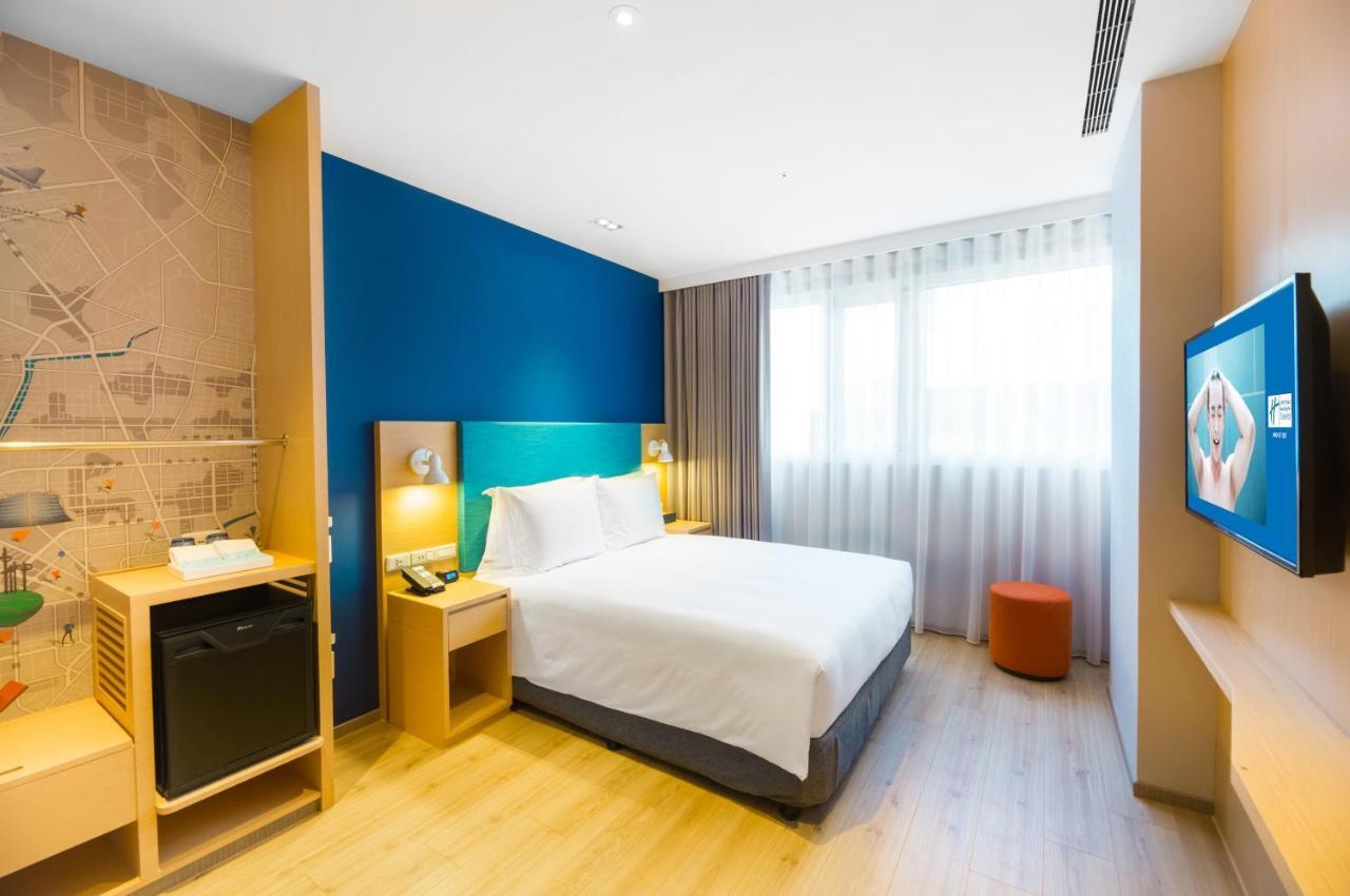 Holiday Inn Express Taichung Fengchia By Ihg Zewnętrze zdjęcie
